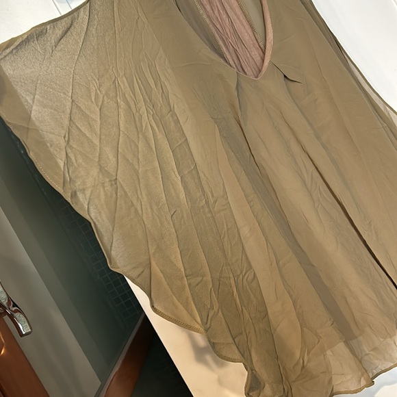 Tan Flowy Sheer Top- sz XL -New - Picture 3 of 9